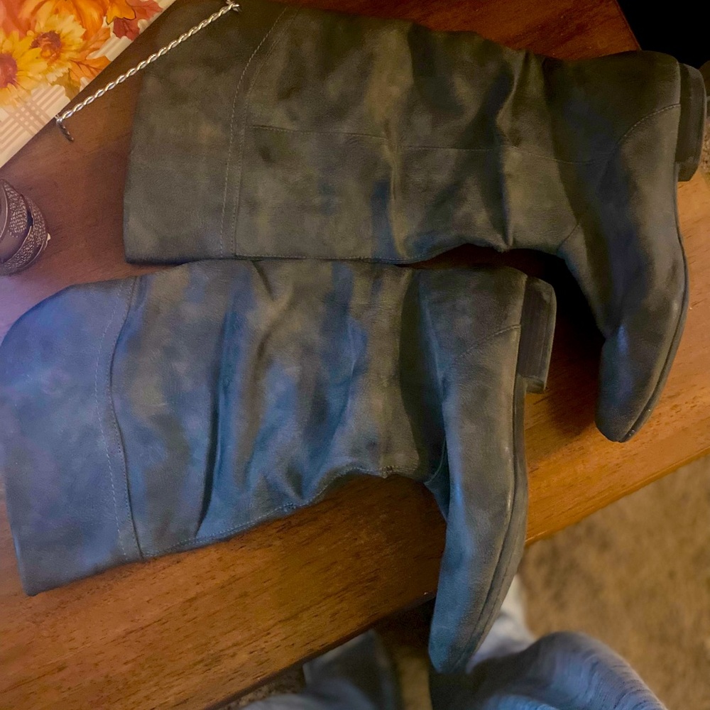 Grey slouchy boots